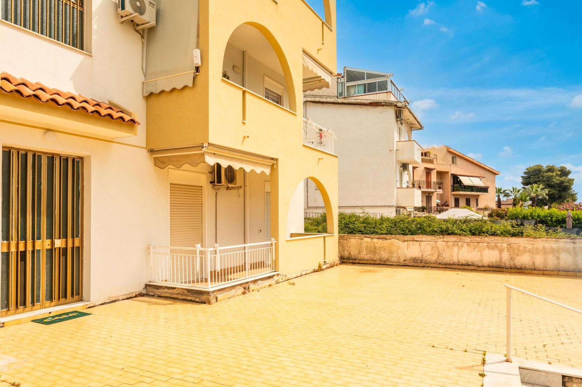 Chiara Home Apartment Giardini Naxos Exterior photo